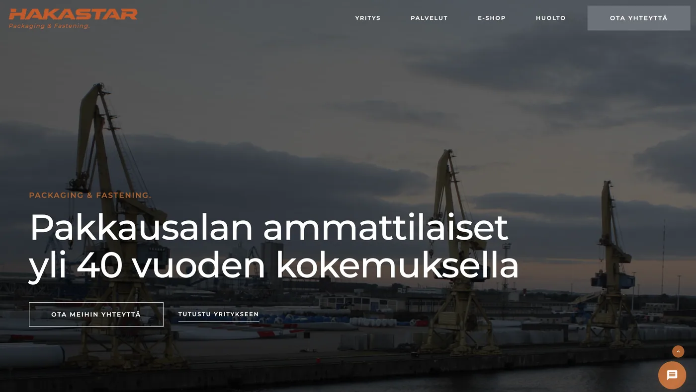 Hakastar, pakkausalan yrityksen verkkosivusto tietokoneella